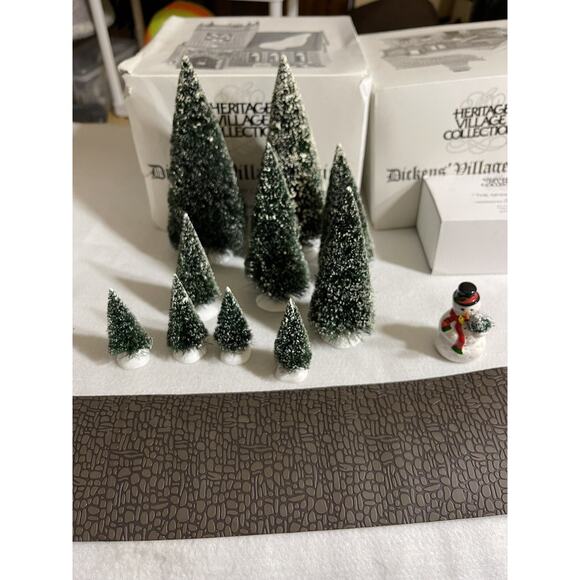 Dept 56 THE SPIRIT Of Giving Set Of 13 Heritage Village Dickens Series - Picture 15 of 16